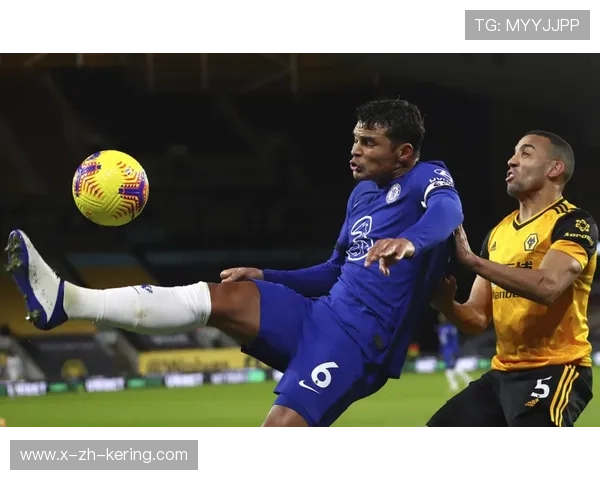 切尔西边路二过一连贯,前场运转更为顺畅