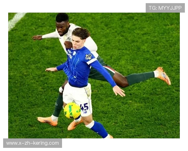 切尔西锋线连续换位完成精彩破门 切尔西锋线连续换位完成精彩破门